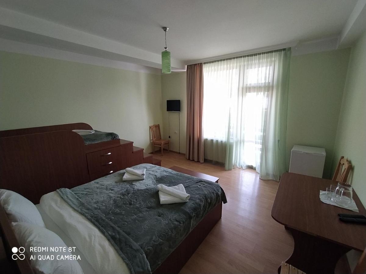 Gogichas Tower Hotel Боржоми Екстериор снимка