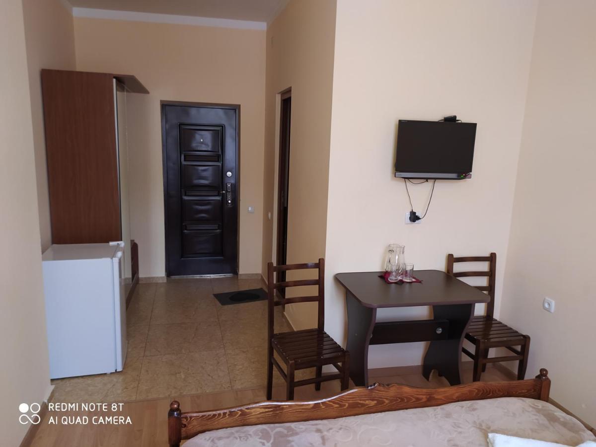 Gogichas Tower Hotel Боржоми Екстериор снимка
