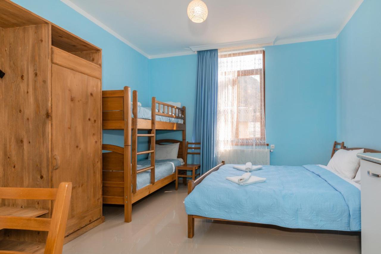 Gogichas Tower Hotel Боржоми Екстериор снимка