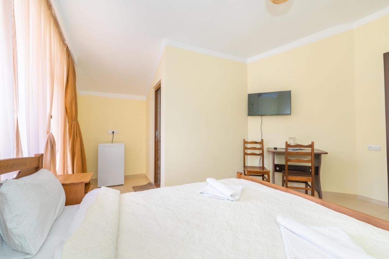 Gogichas Tower Hotel Боржоми Екстериор снимка