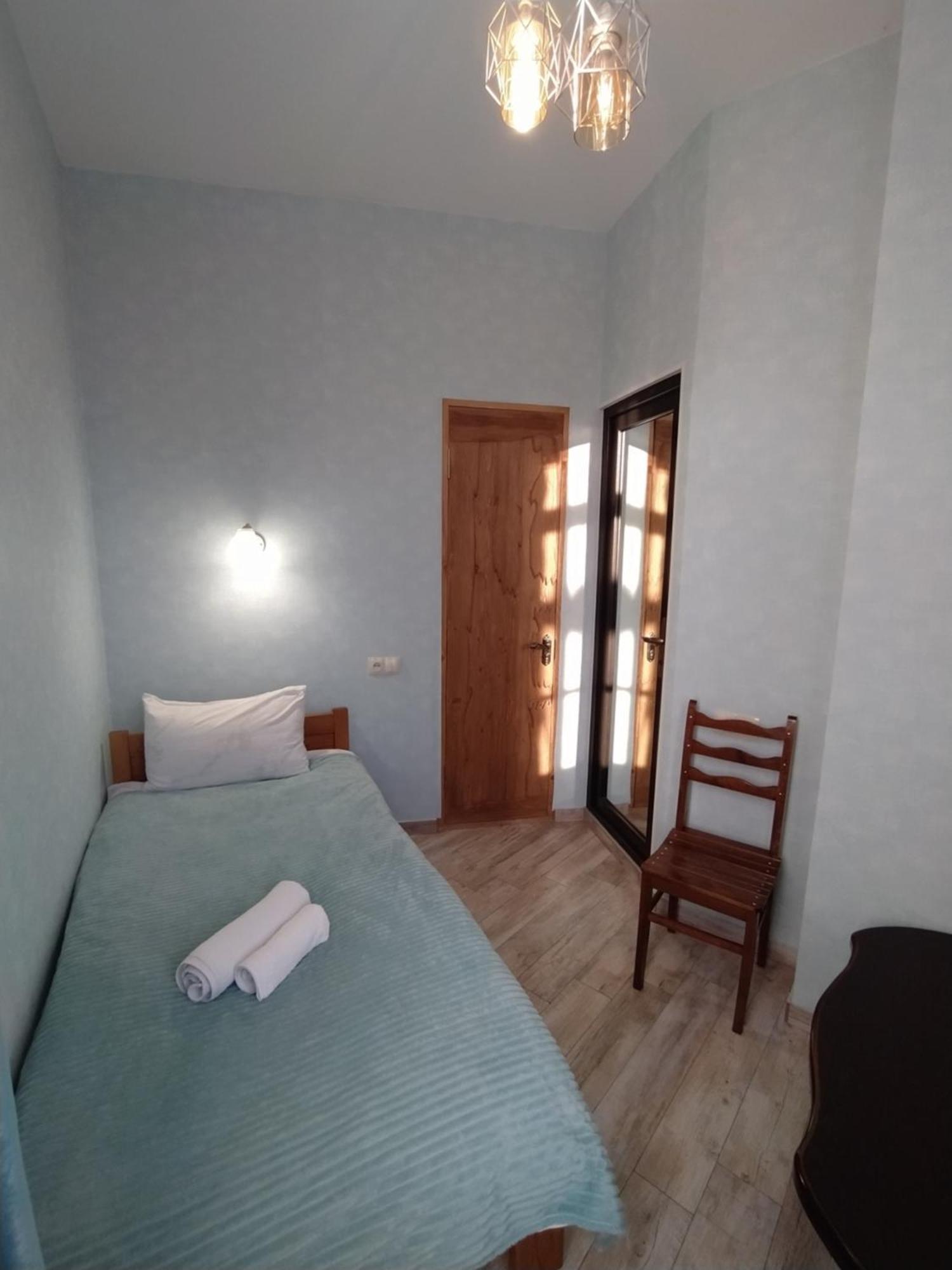 Gogichas Tower Hotel Боржоми Стая снимка